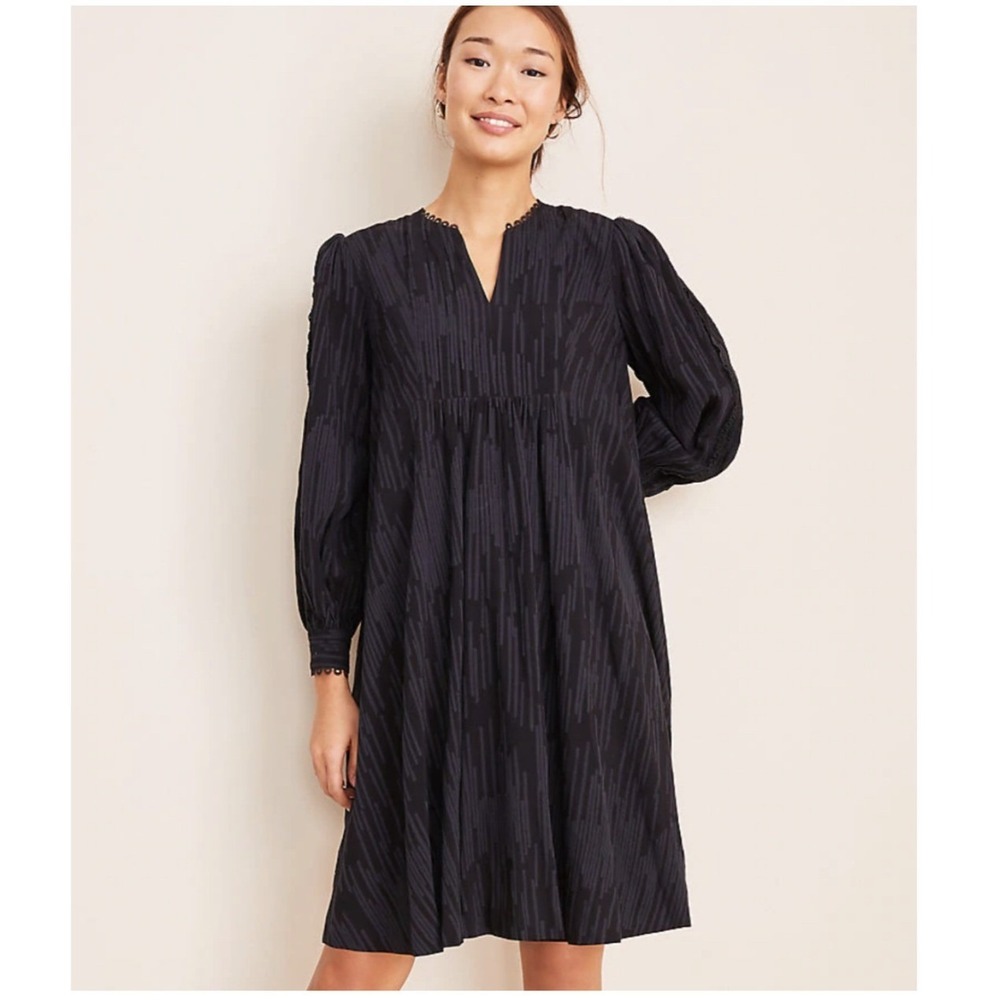 Ann Taylor Dobby Shirred Shift Dress Black Grey Stripe Eyelet Trim Size 4